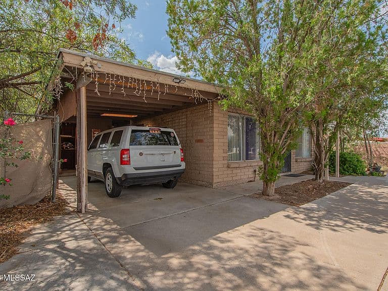 5730 S Aldorn Dr photo 3