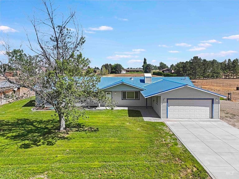 77 Horseshoe Cir photo 1