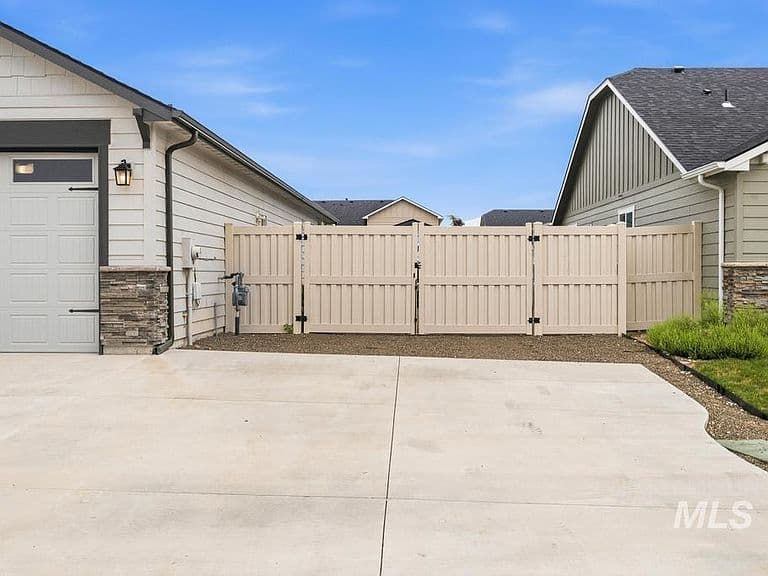 5790 E Lekeitio Village Dr photo 3