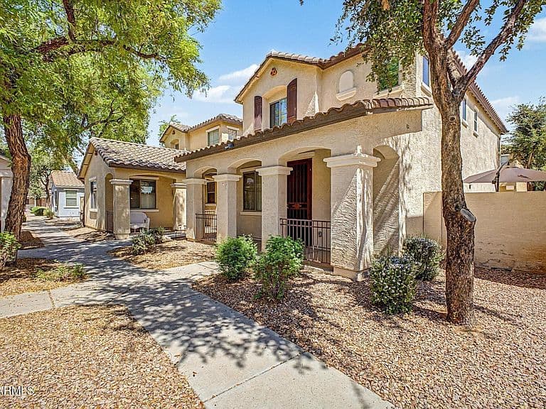108 E PALOMINO Drive photo 2