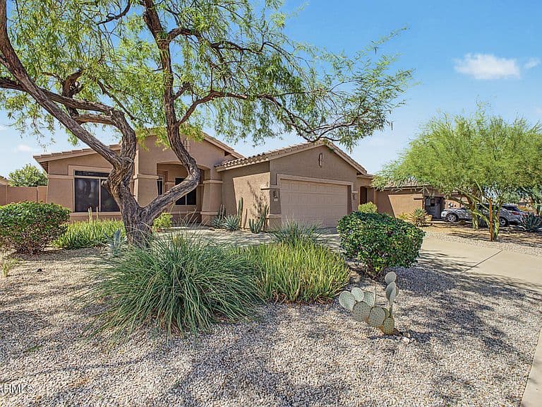 17551 W CARDINAL Drive photo 2