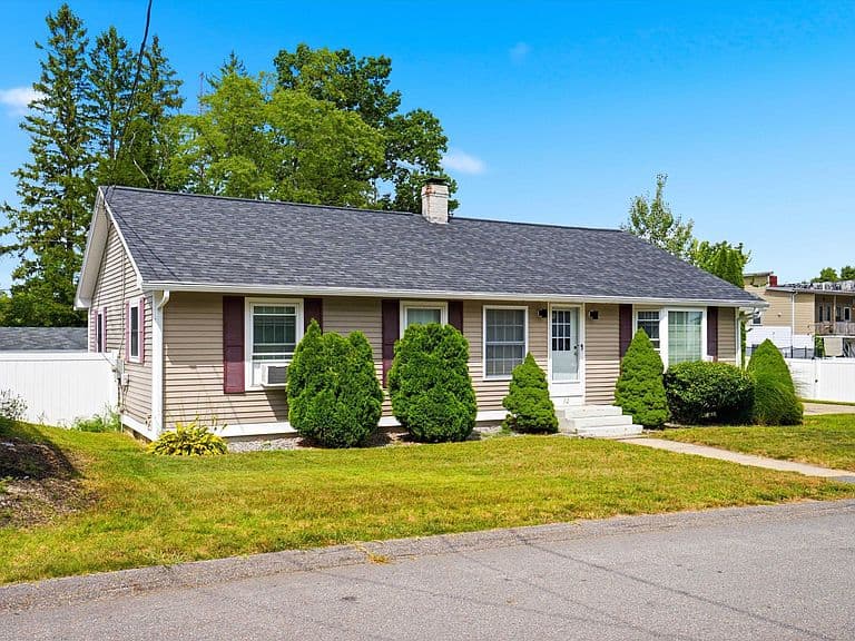 12 Pine Hill Avenue photo 3