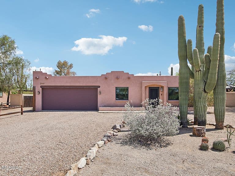 2441 W Wagon Wheels Dr photo 1