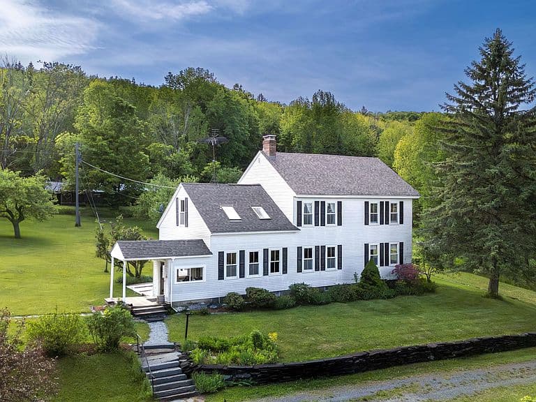 1574 Weir Road photo 1