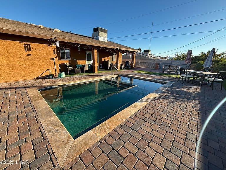 1521 Hawkeye Dr photo 1