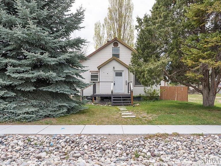 1425 Jefferson Ave photo 2