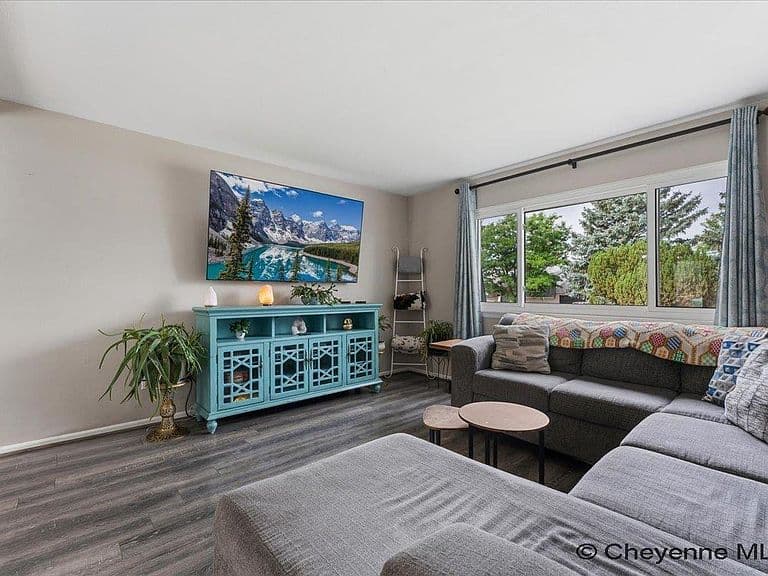 4729 Maple Way photo 5