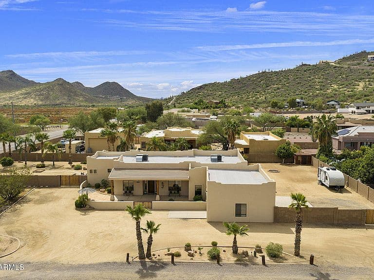 2719 W Canyon Road photo 3