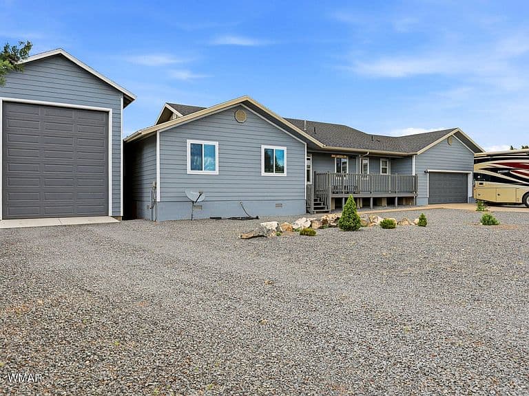 8406 Lake View Dr photo 3