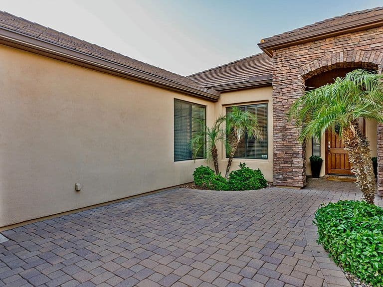 15430 W SELLS Drive photo 5