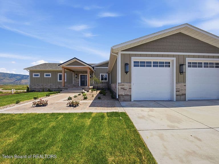 330 Mantua Meadows Ln photo 2