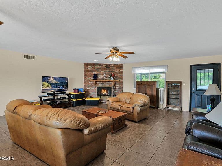 2814 E Huber Street photo 3