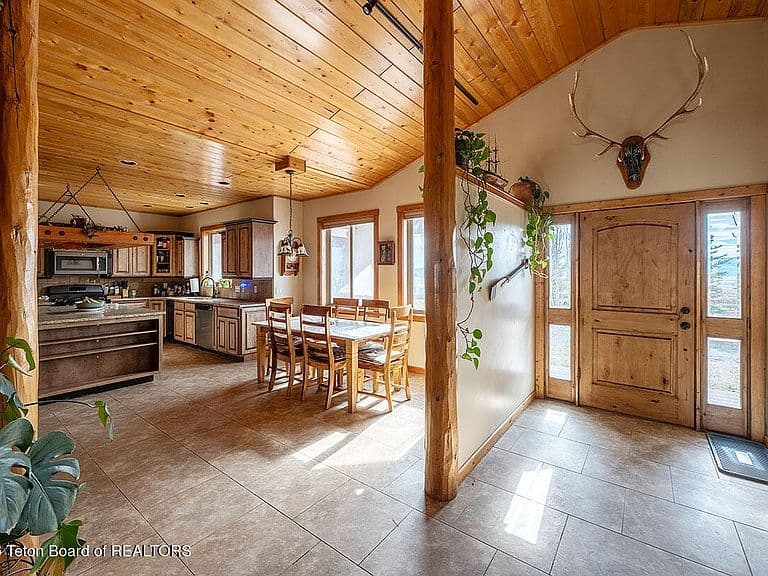 1384 County Road 110 photo 5