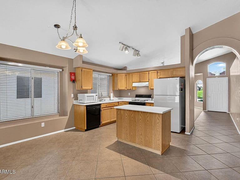 3323 W CONSTITUTION Drive photo 3