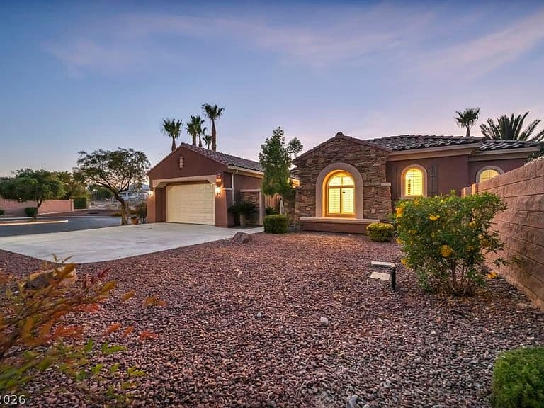 8324 Chapelle Ct photo 2