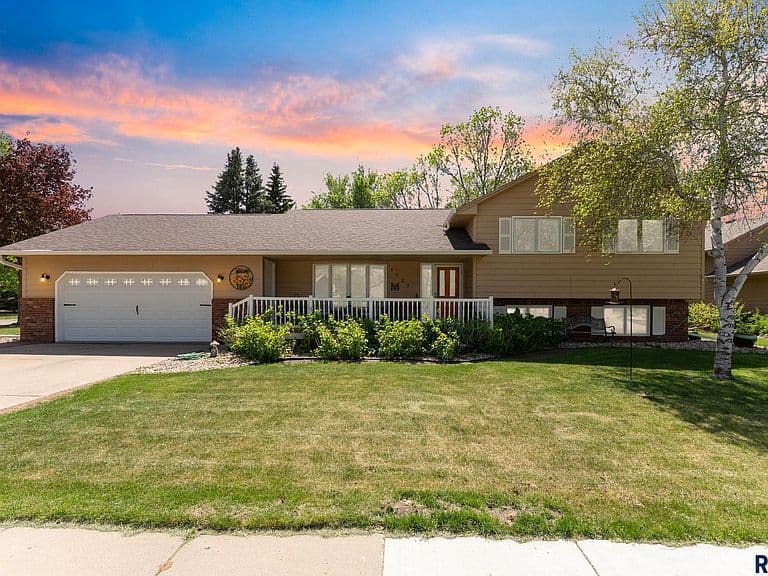3525 S Matthew Dr photo 1