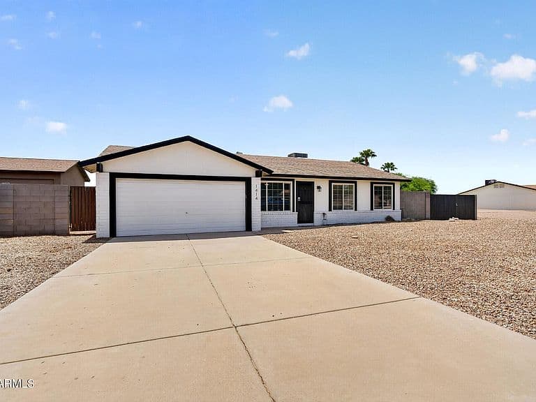 1414 N ROWEN Circle photo 5