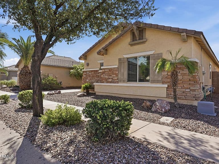 941 E CHERRY HILLS Drive photo 3