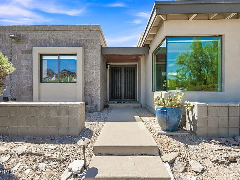 1801 E MANZANITA Drive photo 3