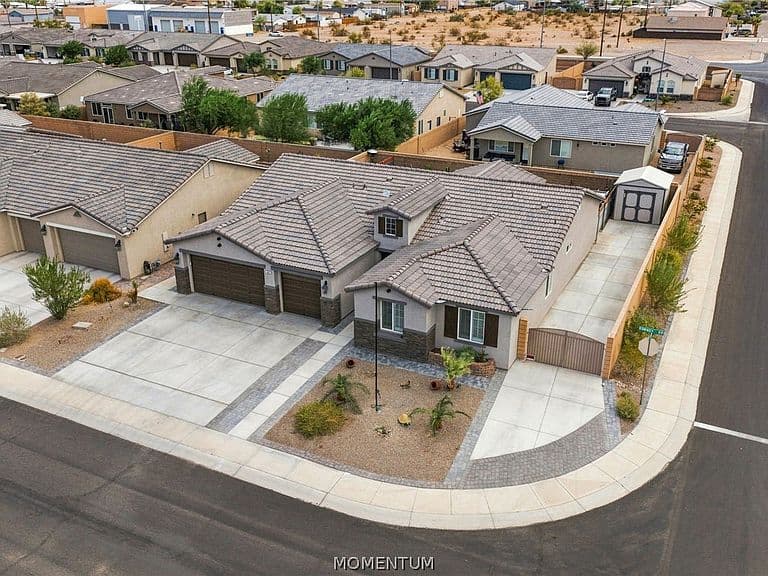 468 Downey Drive photo 3
