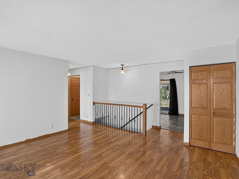 2001 Canyon Dr photo 3