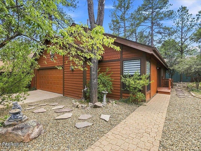 1921 Pine Tree Dr photo 2