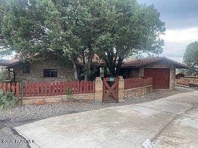 490 E Juniper Dr photo 2