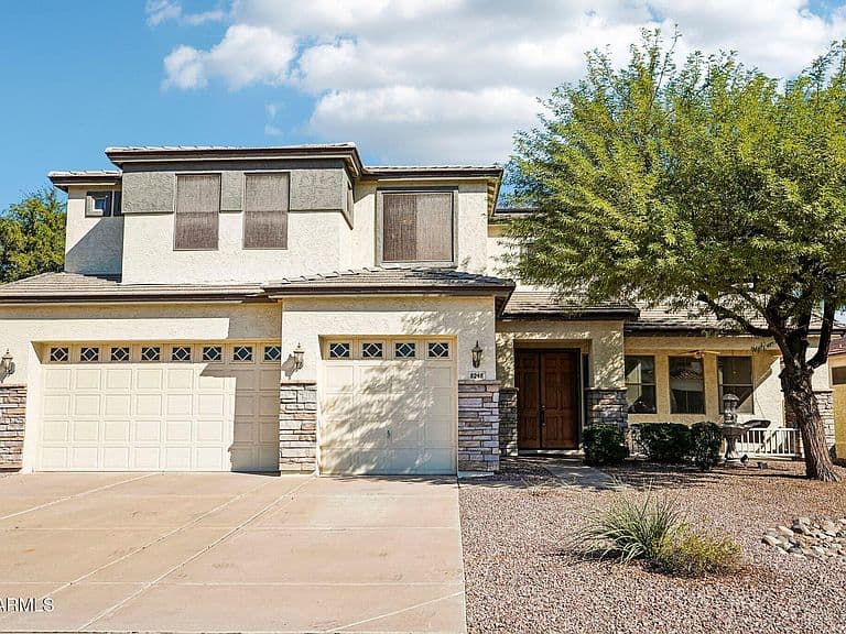 8248 W CHARTER OAK Road photo 1