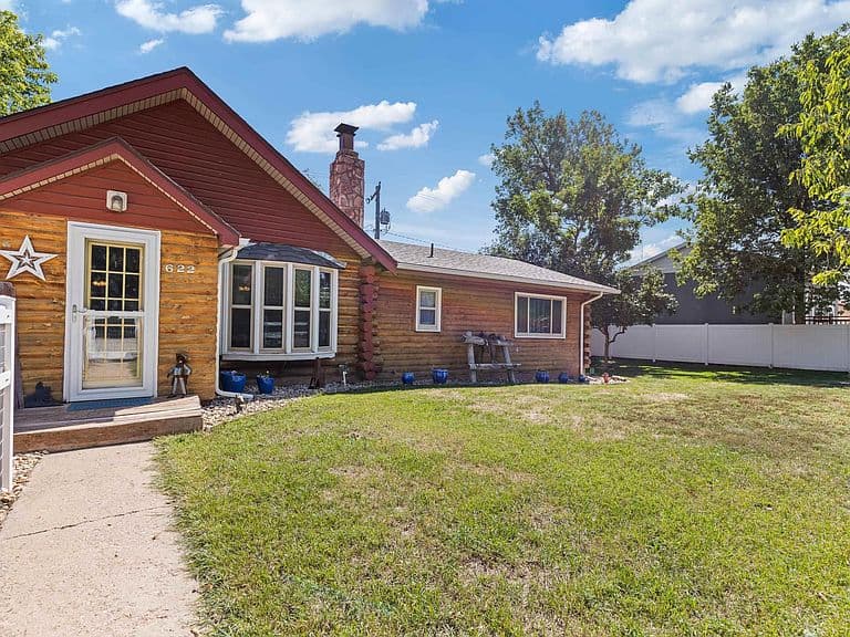622 Harter Dr photo 2