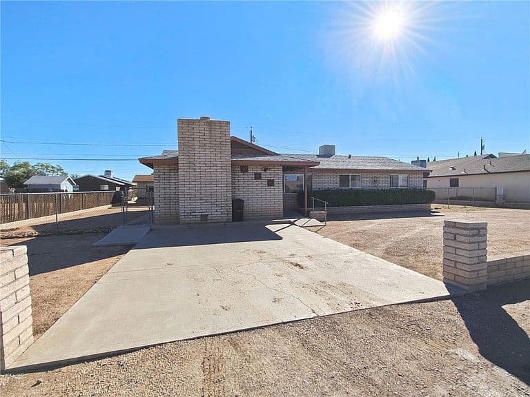 2014 Lucille Avenue photo 3