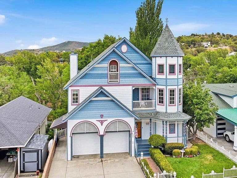 233 S Mount Vernon Ave photo 3