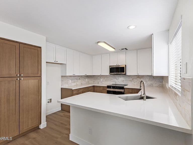 12930 N PALM Street photo 5