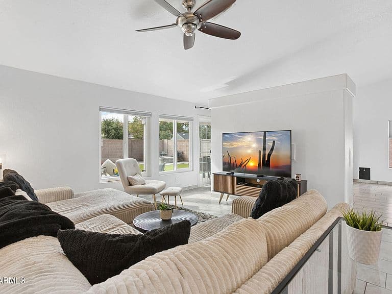 901 W Juanita Ave photo 5