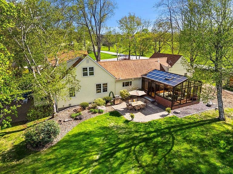 76 Dow Road photo 5