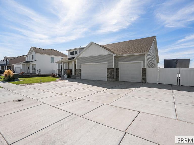 2710 E Larson Dr photo 4