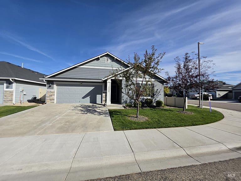 2080 N Swainson Ave photo 1