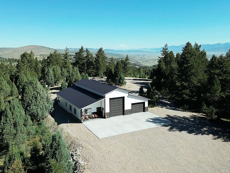700 Stonegate Dr photo 1