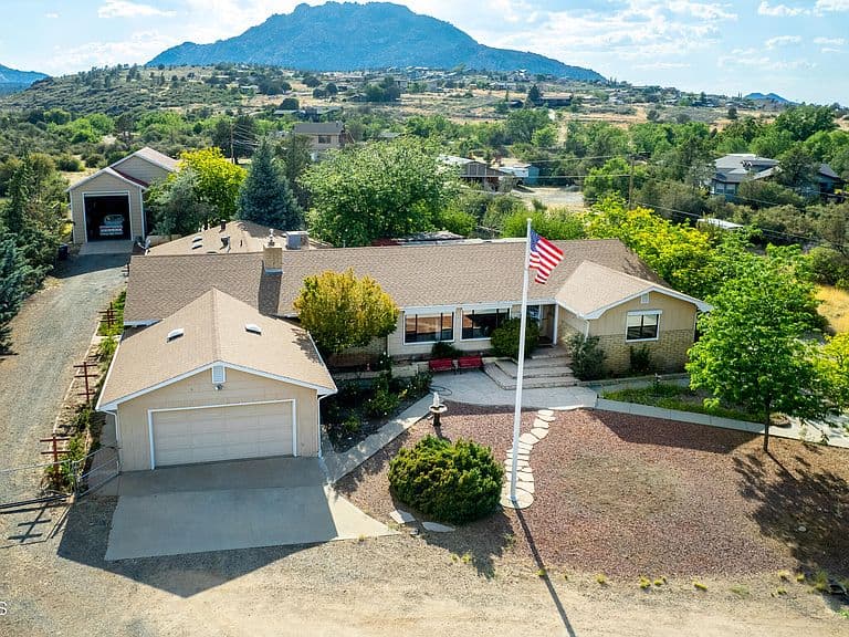 6050 N Williamson Valley Rd photo 1