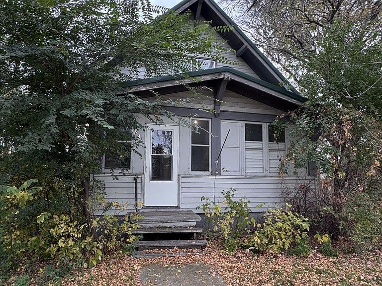 209 Main St photo 1