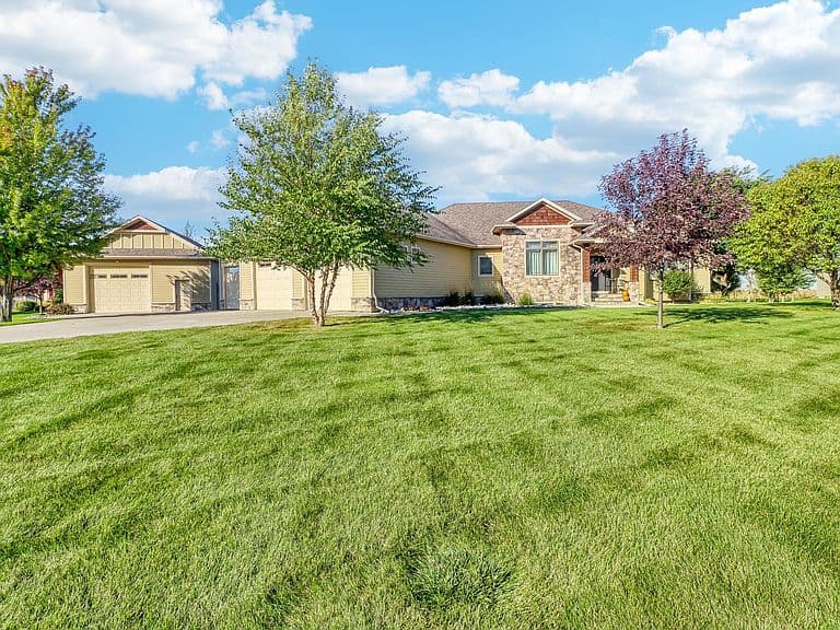 7013 Maple Ln photo 2