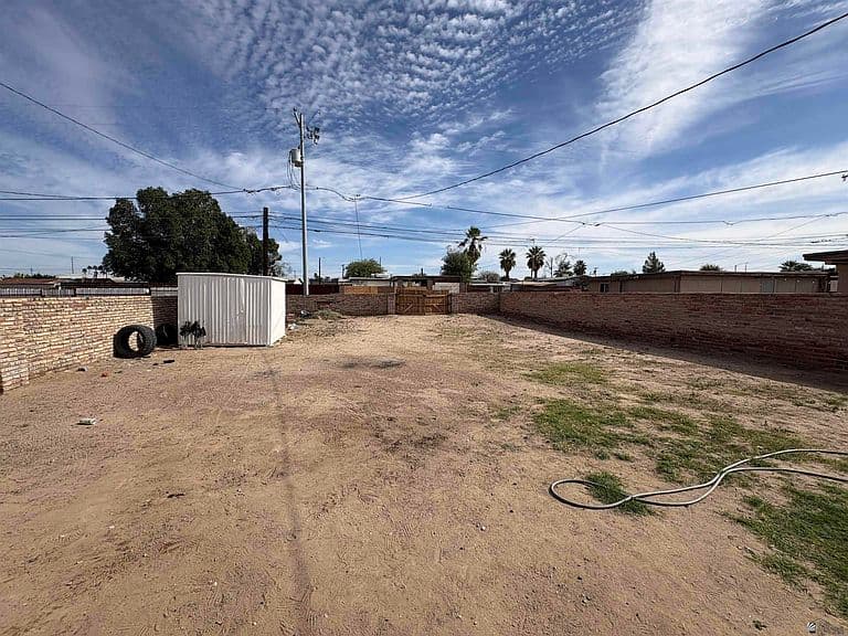1135 S 13th Ave photo 4