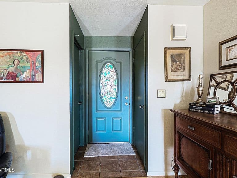 12224 N 39TH Way photo 2