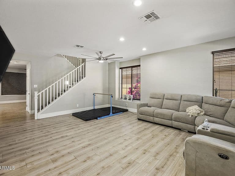 3369 W Hemingway Lane photo 4