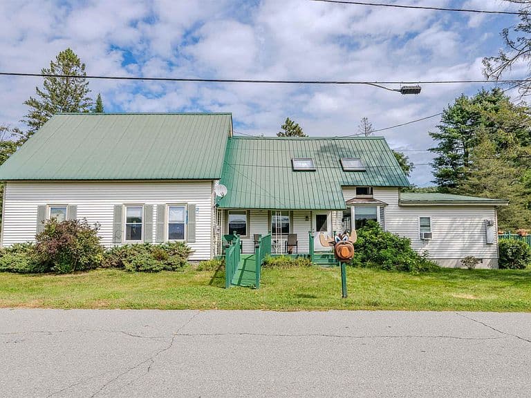 279 Plains Road photo 2
