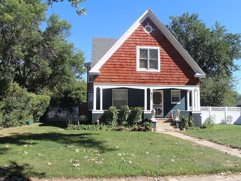 820 N Meade Ave photo 2