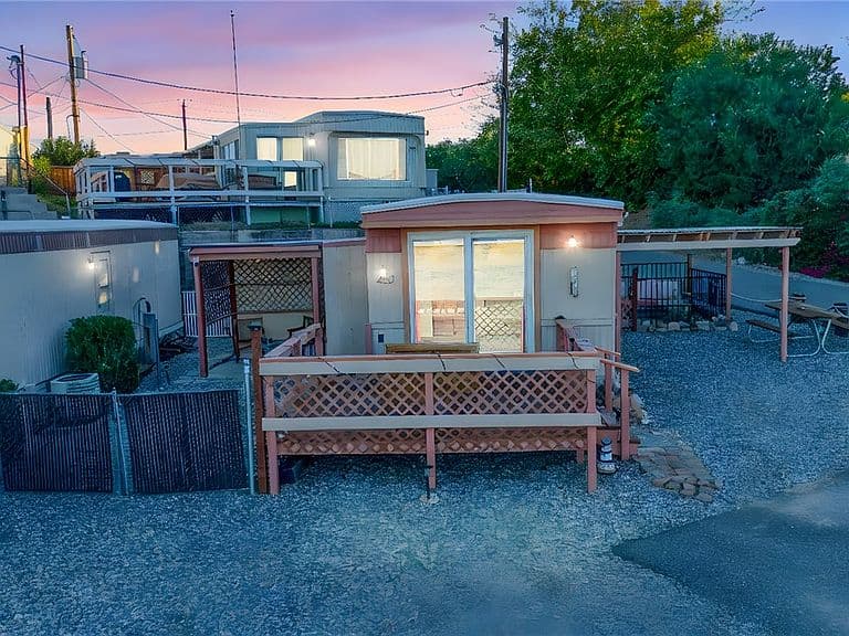 1753 Georgia Ln photo 2