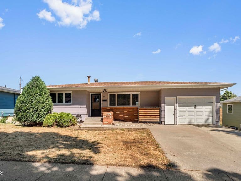 1817 Marian Dr photo 1