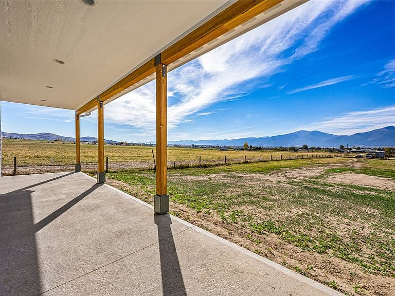 4445 Ludwig Ln photo 5
