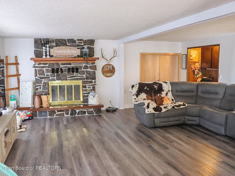 14 Winkelman Ave photo 2