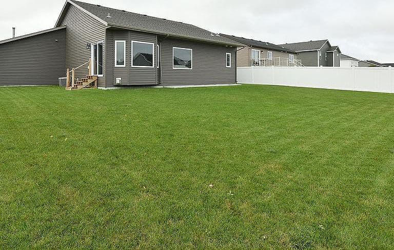 1220 Legion Ln W photo 3